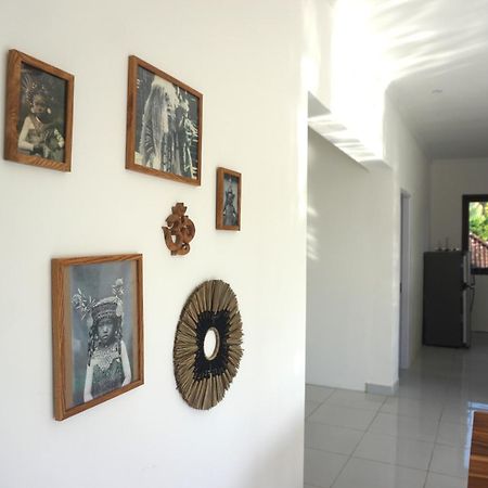 Black Sand Hostel Amed Exterior photo