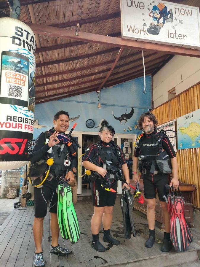 Black Sand Hostel Amed Exterior photo