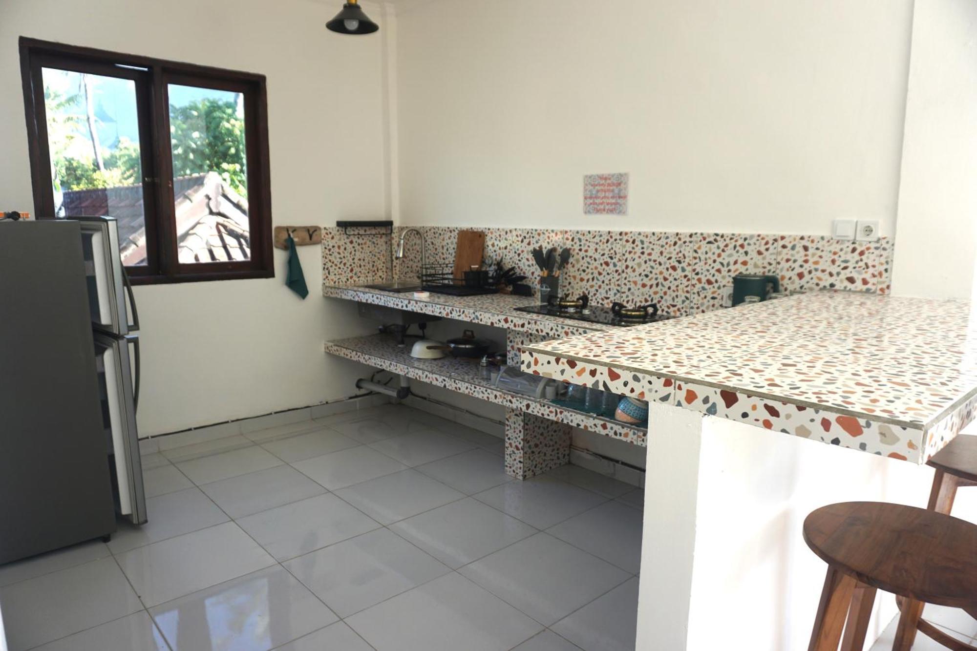 Black Sand Hostel Amed Exterior photo