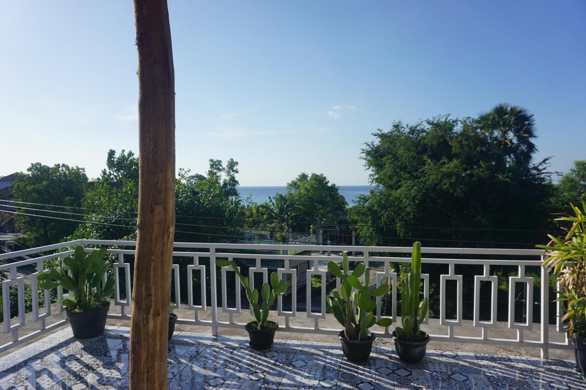 Black Sand Hostel Amed Exterior photo